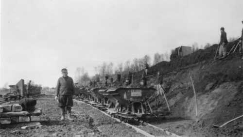 Sovjetiske krigsfanger i arbeid ved jernbanelinjen ved Fauske.